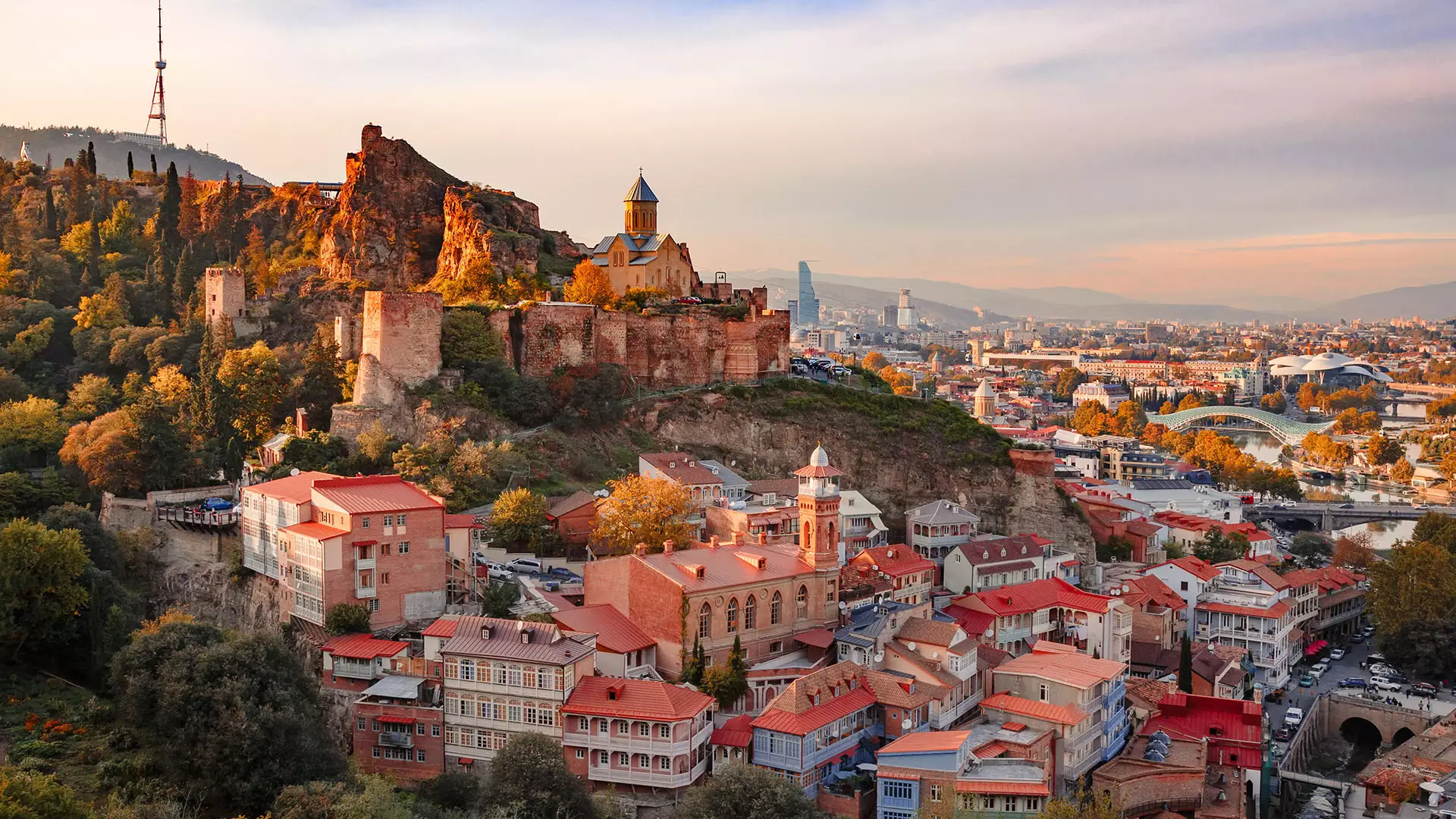 Hidden Gems: Best Travel Destinations For Solo Travelers